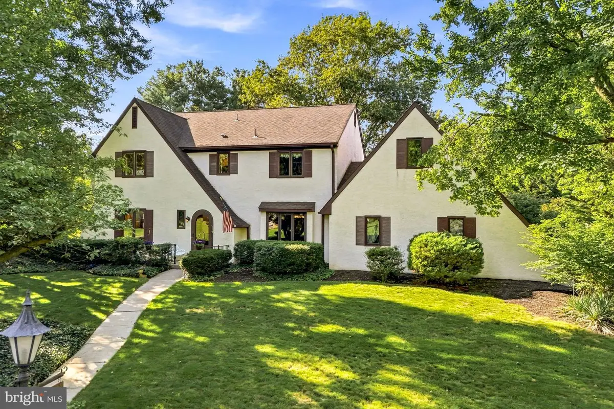 559 Sentinel Rd, Moorestown, NJ 08057 - #1