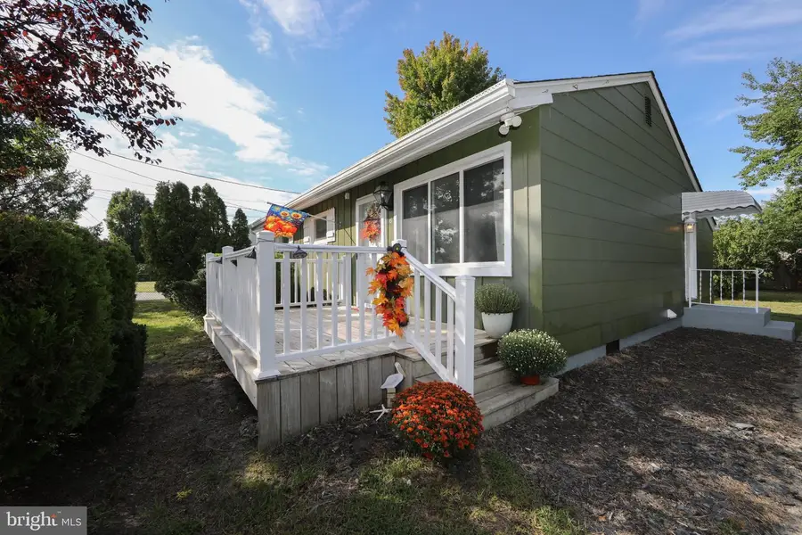 16 Holly Blvd, Southampton, NJ 08088 - #2