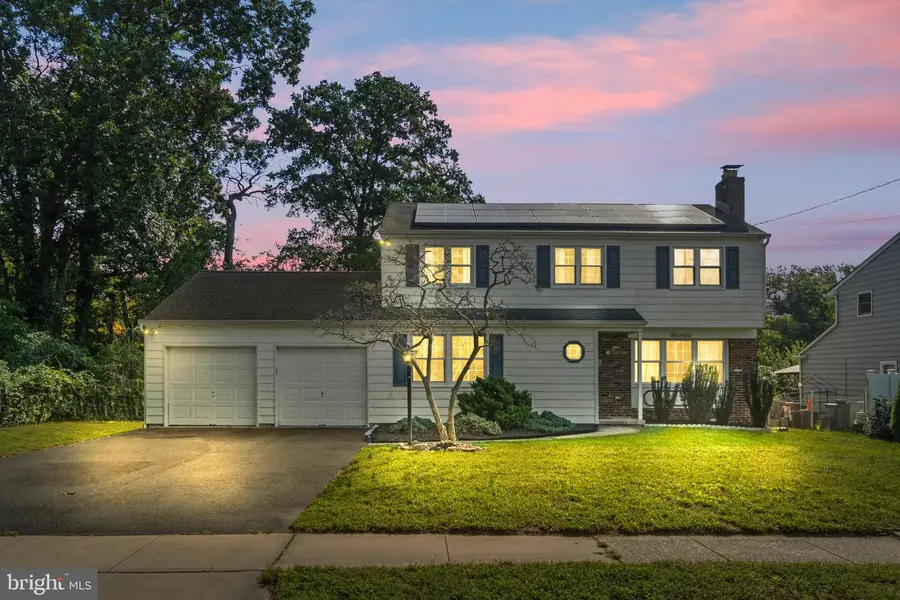 1 Longwood Dr, Burlington, NJ 08016 - #2