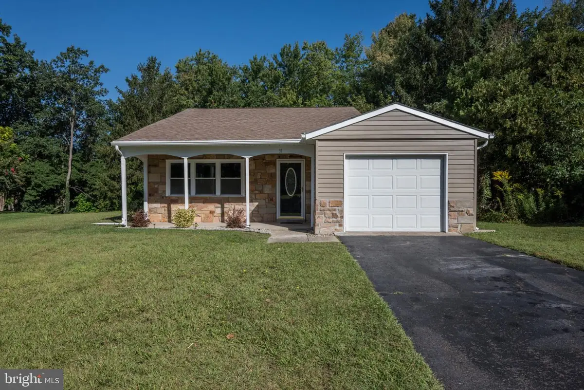 31 Gramercy Pl, Southampton, NJ 08088 - #1