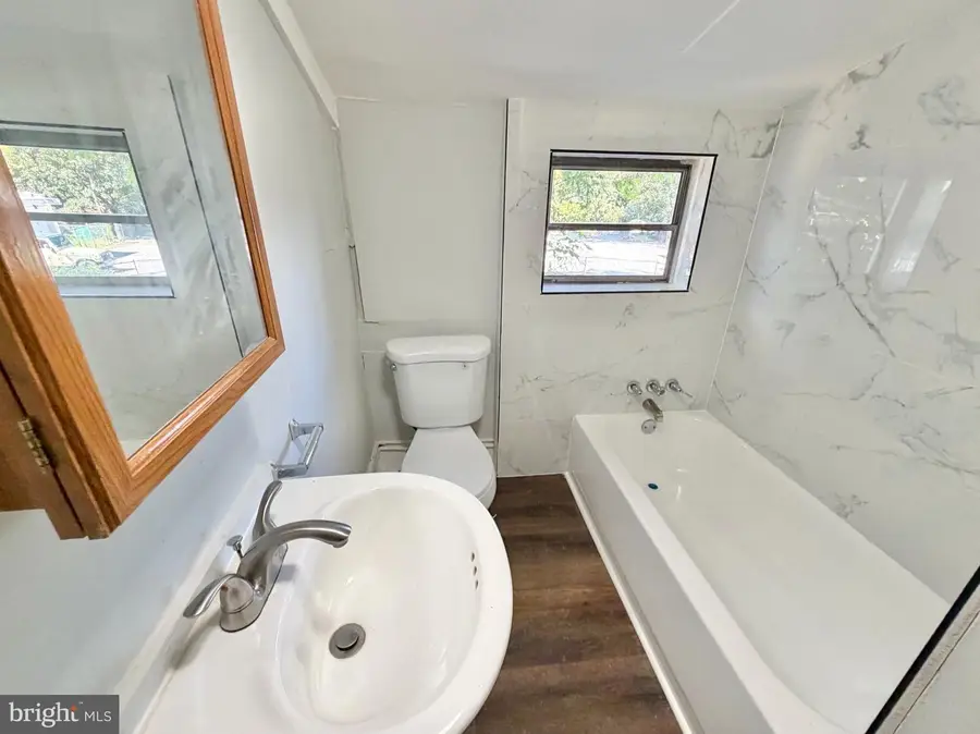321 York St, Burlington, NJ 08016 - #3