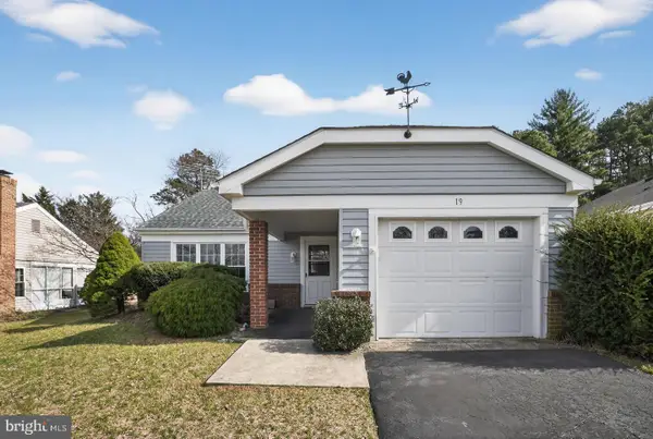 19 Stamford Pl, SOUTHAMPTON, NJ 08088