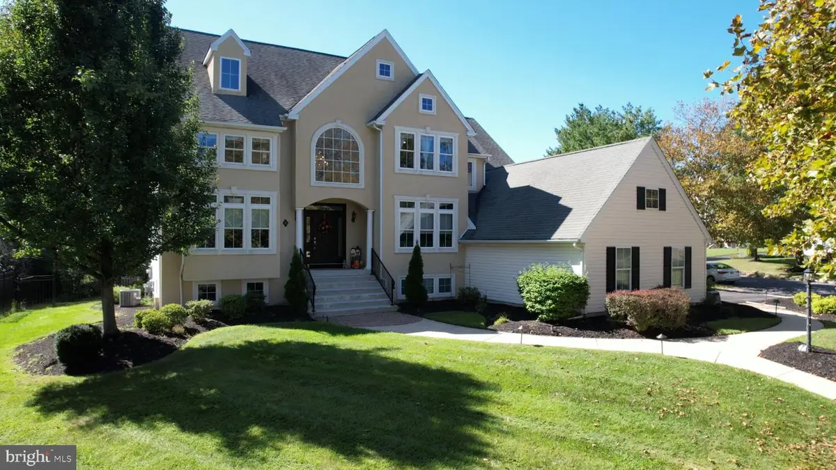 16 Emerson Dr, Cinnaminson, NJ 08077 - #1