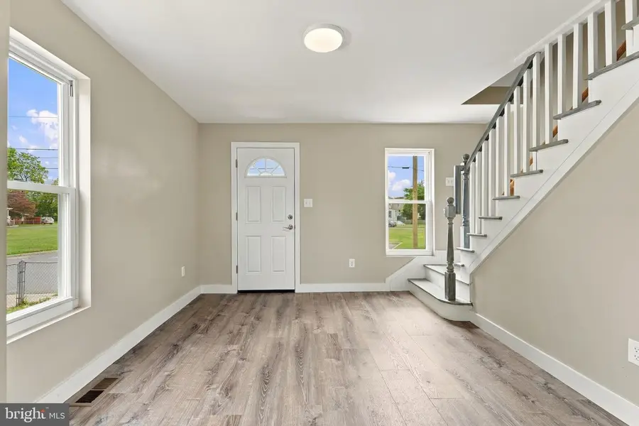 825 W 3rd St, Florence, NJ 08518 - #3