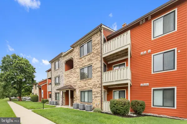 2810 Auburn Ct, MOUNT LAUREL, NJ 08054
