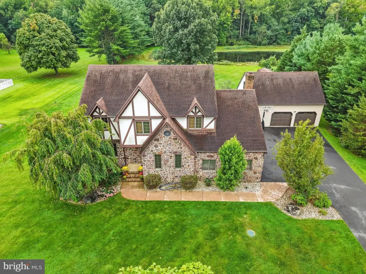 28 S Hockey Dr, Columbus, NJ 08022 - #1