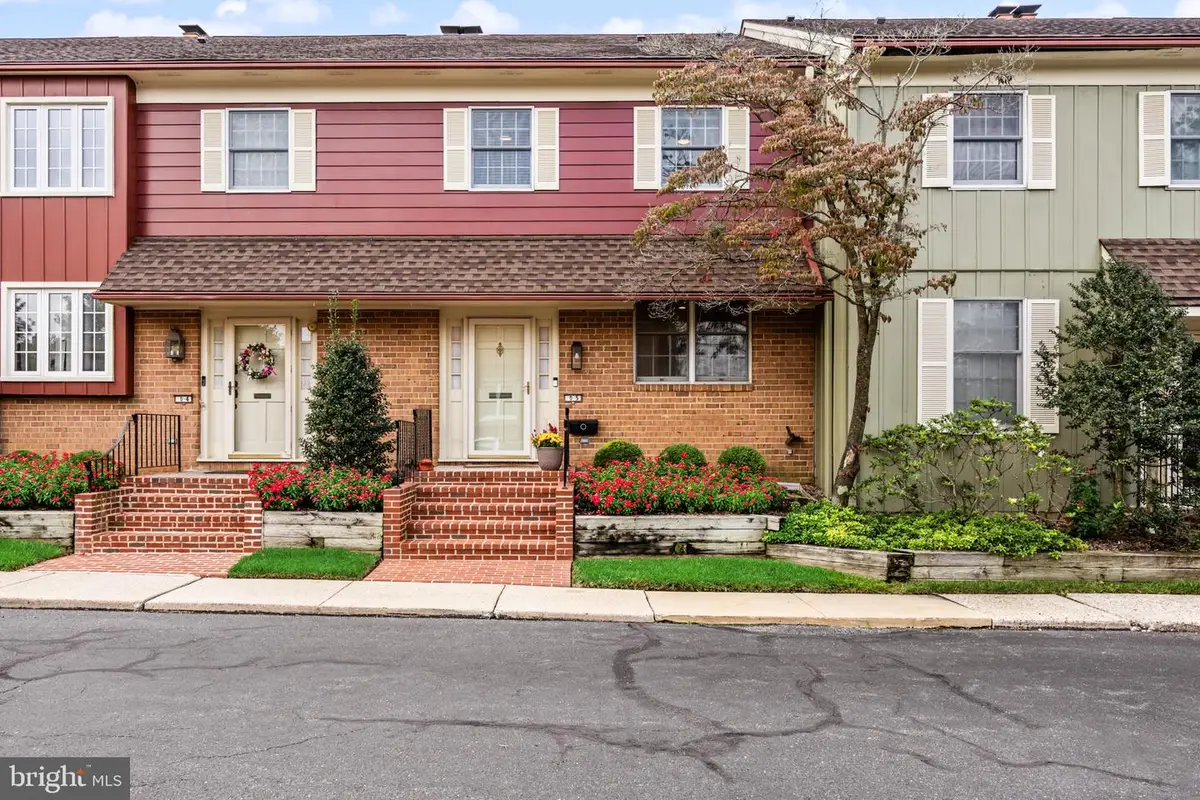 633 E Main St #d5, Moorestown, NJ 08057 - #1