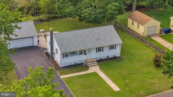 130 Fairfax Dr, CINNAMINSON, NJ 08077