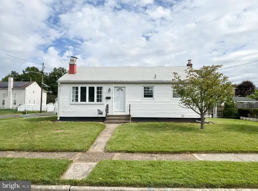303 Pine St, Burlington, NJ 08016 - #1