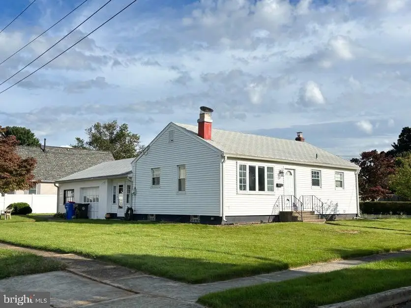 303 Pine St, Burlington, NJ 08016 - #3