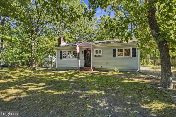 10 Woodland Ave, MEDFORD, NJ 08055