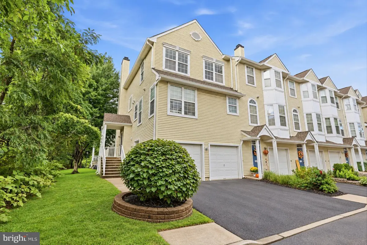 9206 Wrensong Ct, Palmyra, NJ 08065 - #1