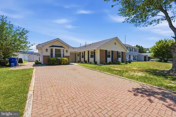 10 Midfield Ln, WILLINGBORO, NJ 08046