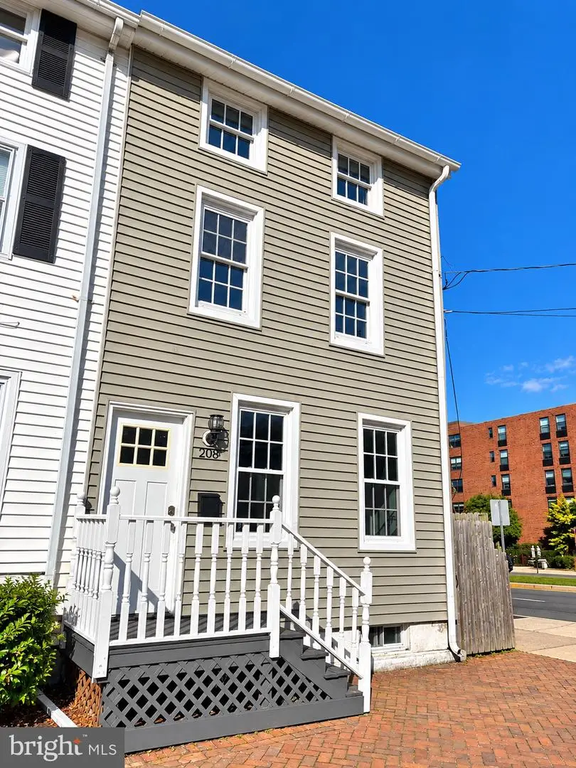 208 St Mary St, Burlington, NJ 08016 - #2