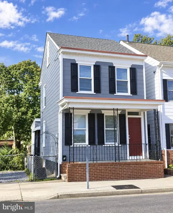 1 Elizabeth St, BORDENTOWN, NJ 08505