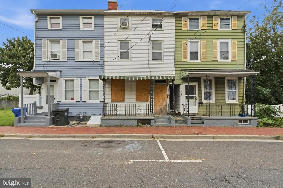 507 Lawrence St, Burlington, NJ 08016 - #1