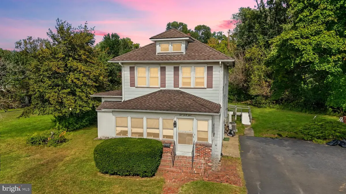 433 Wilbur Henry Dr, Florence, NJ 08518 - #1
