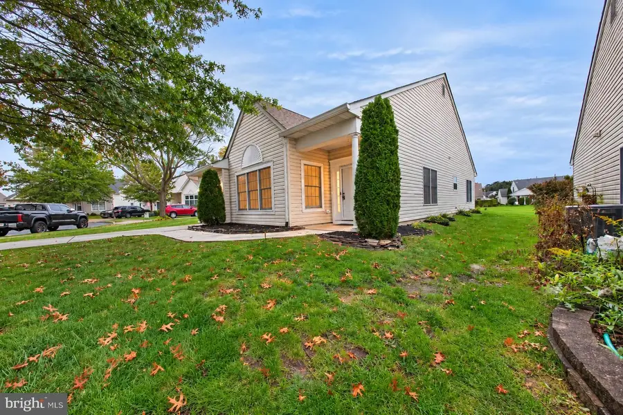 4 Parkview Cir, Columbus, NJ 08022 - #3