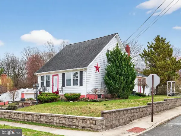 152 E 7th St, BURLINGTON, NJ 08016