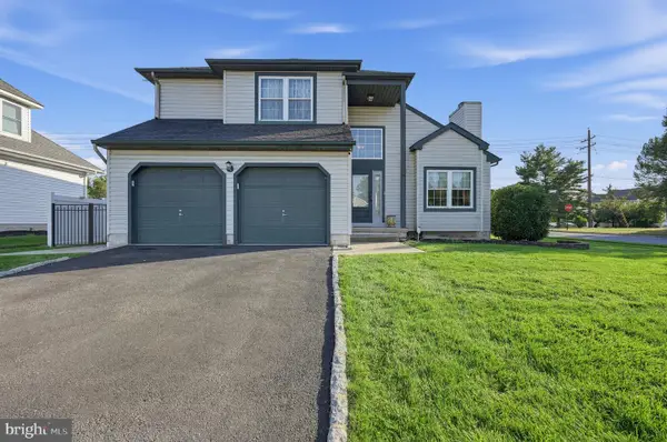 2 London Rd, BURLINGTON, NJ 08016