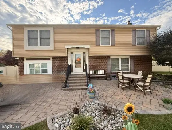 29 Candlewood Cir, MARLTON, NJ 08053
