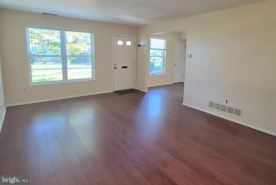 1070 Harbour Dr, Palmyra, NJ 08065 - #3
