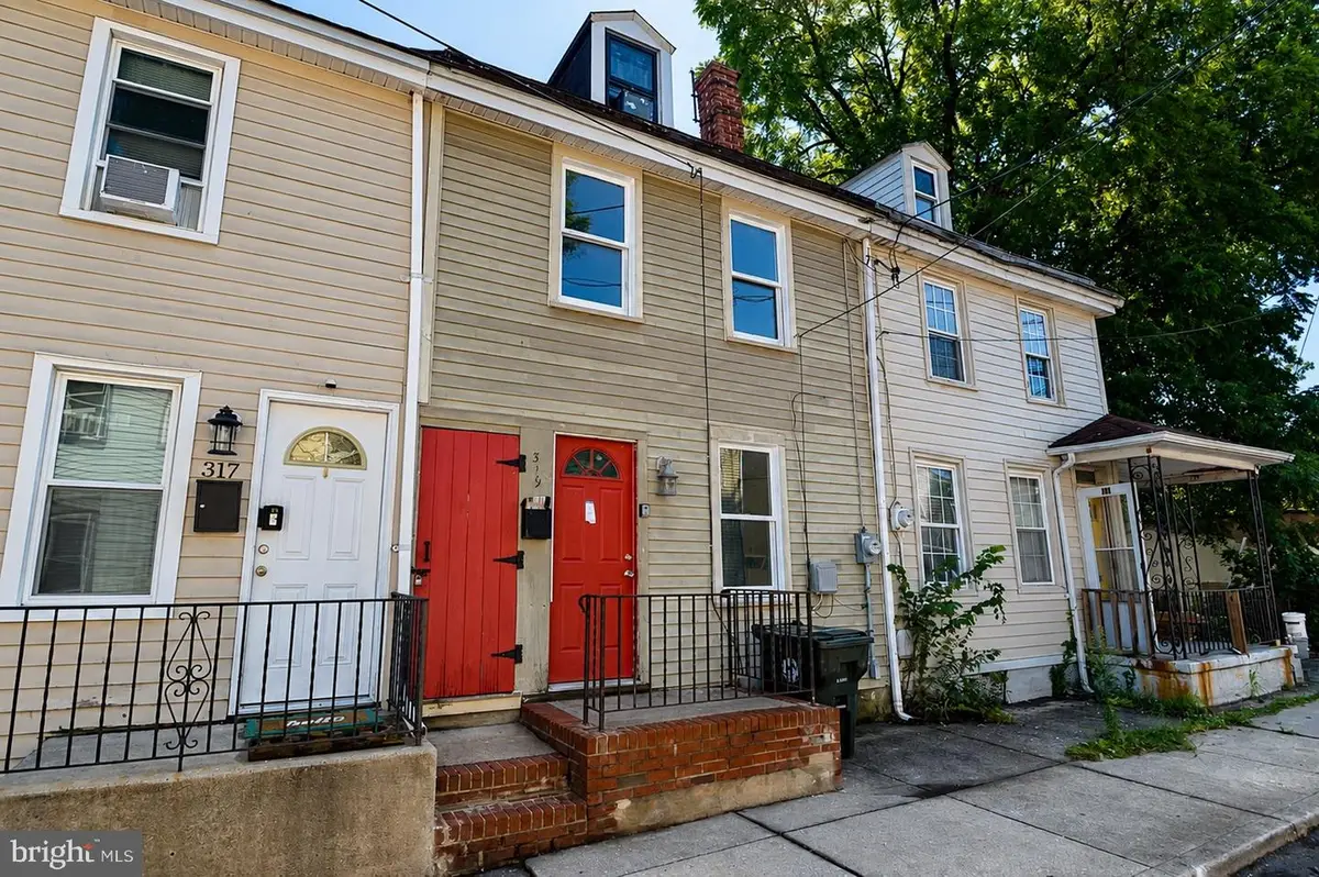 319 York St, Burlington, NJ 08016 - #1