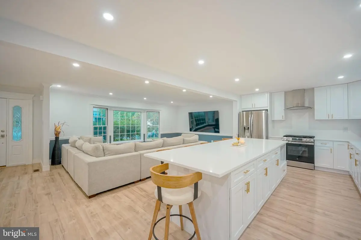 536 Perry Dr, Mount Laurel, NJ 08054 - #1