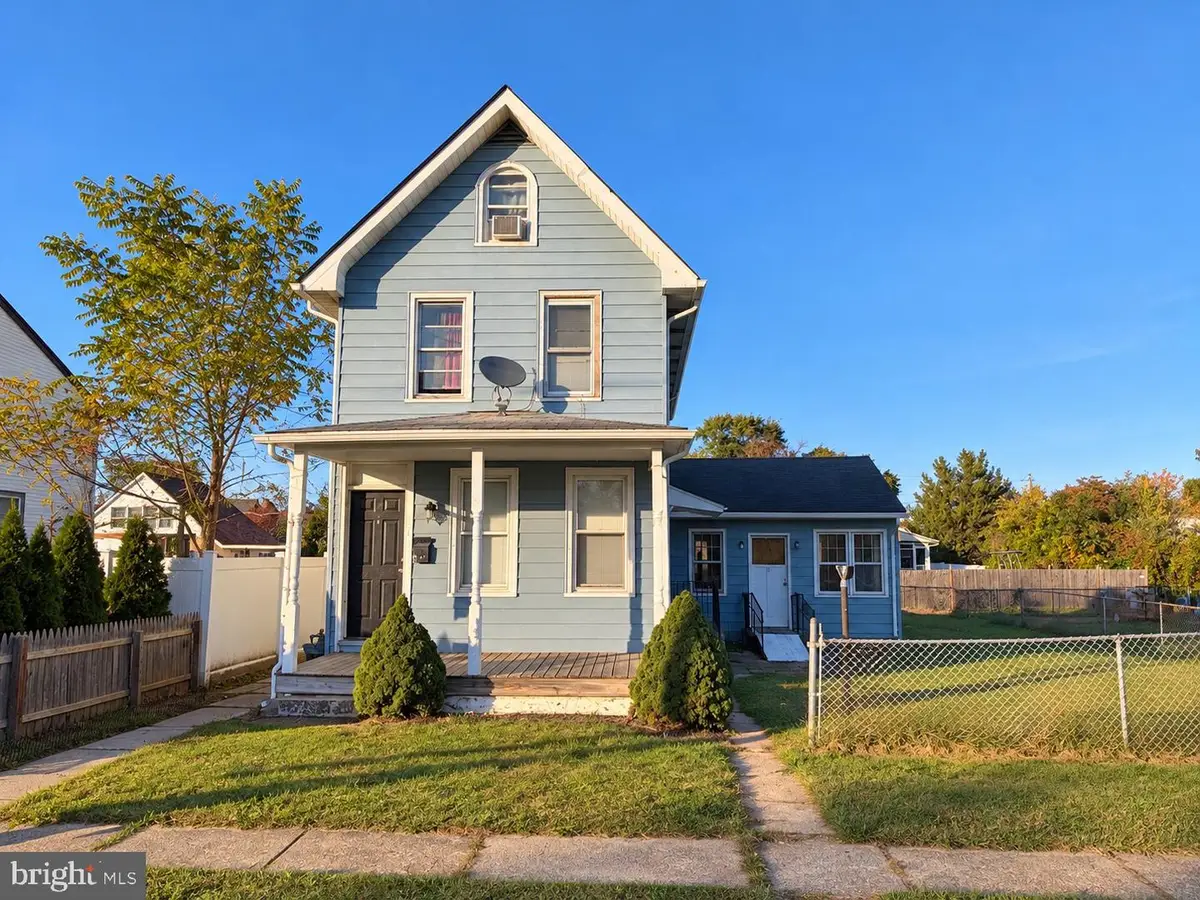17 W 5th St, Florence, NJ 08518 - #1
