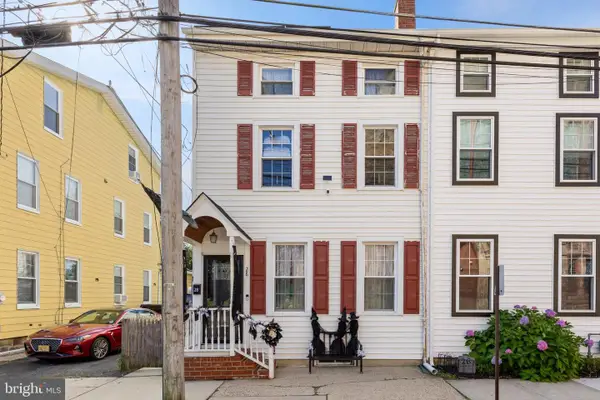 28 Brainerd St, MT HOLLY, NJ 08060