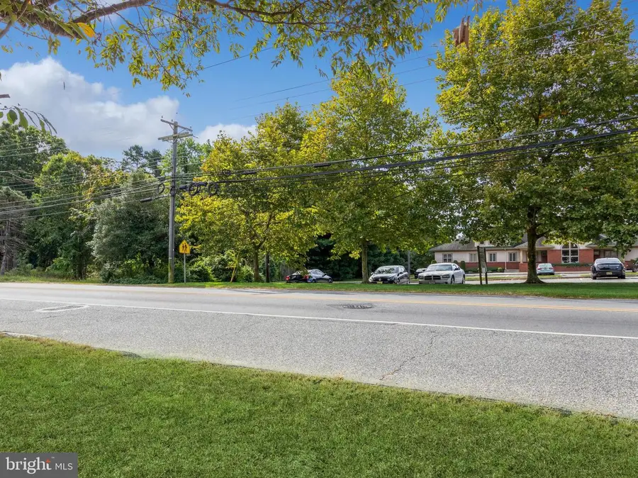 997 W Sherman Ave, Vineland, NJ 08360 - Image #2