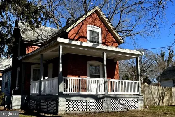 221 S 4th St, VINELAND, NJ 08360