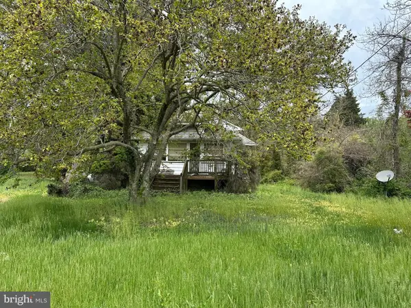 520 W Weymouth Rd, VINELAND, NJ 08360