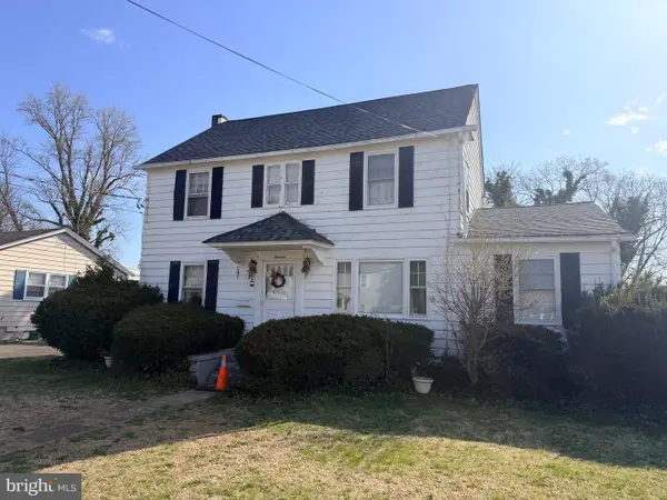 13 Temple Rd, VINELAND, NJ 08360