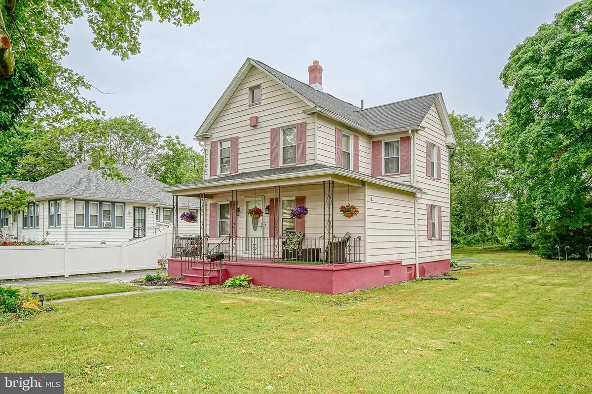 218 W Park Ave, Vineland, NJ 08360 - #1