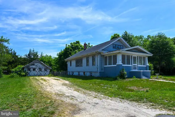 8 Ward Ave, LEESBURG, NJ 08327