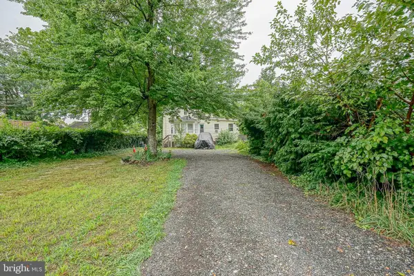 204 N 8th St, VINELAND, NJ 08360