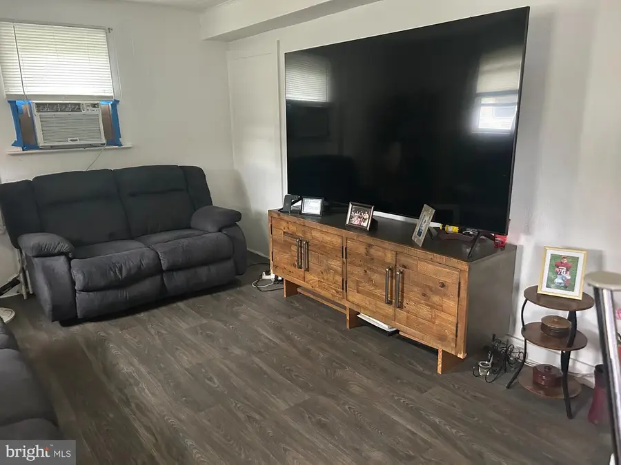 916 E Chestnut Ave, Vineland, NJ 08360 - #3