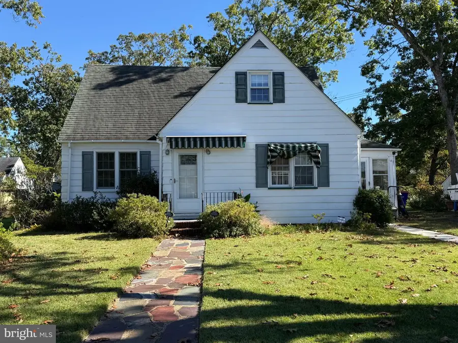 105 N 11th St, Millville, NJ 08332 - #3