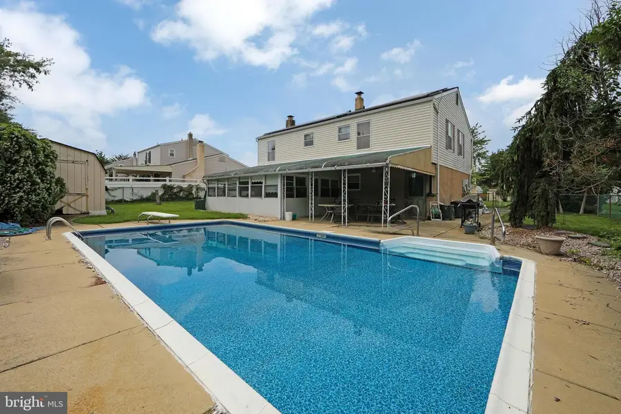 403 Sheffield Ct, Runnemede, NJ 08078 - Image #2