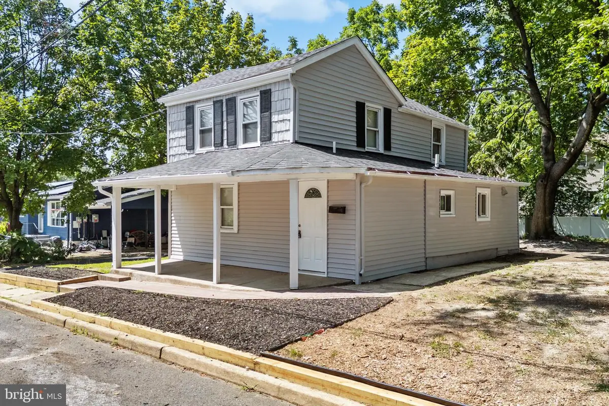 27 E Phoenix Ave, Lawnside, NJ 08045 - Image #1