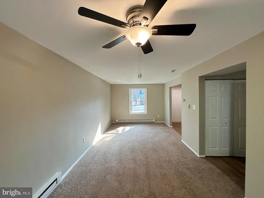 574 W Loch Lomond Dr, Sicklerville, NJ 08081 - Image #2