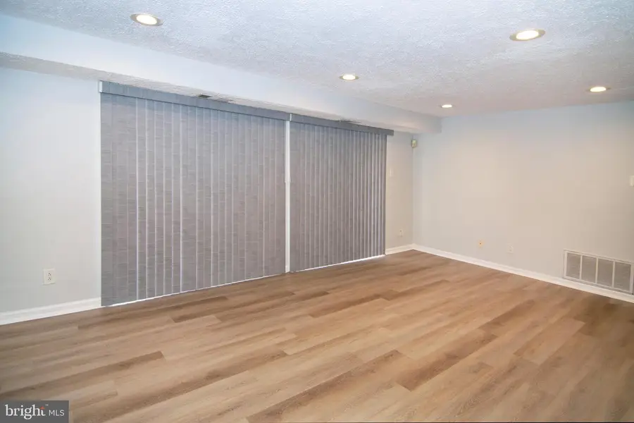 93 Kenwood Dr, Sicklerville, NJ 08081 - Image #2