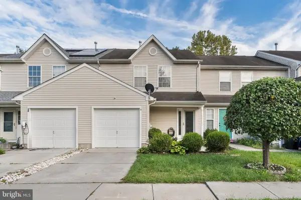 18 High Meadows Dr, SICKLERVILLE, NJ 08081