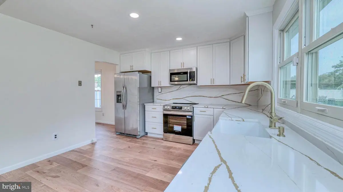 137 Arbor Meadow Dr, Sicklerville, NJ 08081 - Image #1