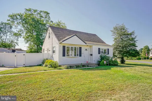 512 E Church St, BLACKWOOD, NJ 08012