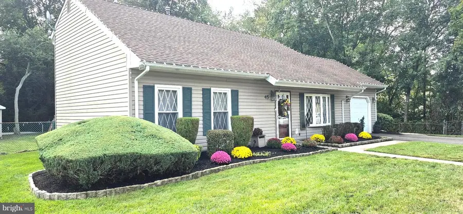 45 Eastmont Ln, Sicklerville, NJ 08081 - Image #2