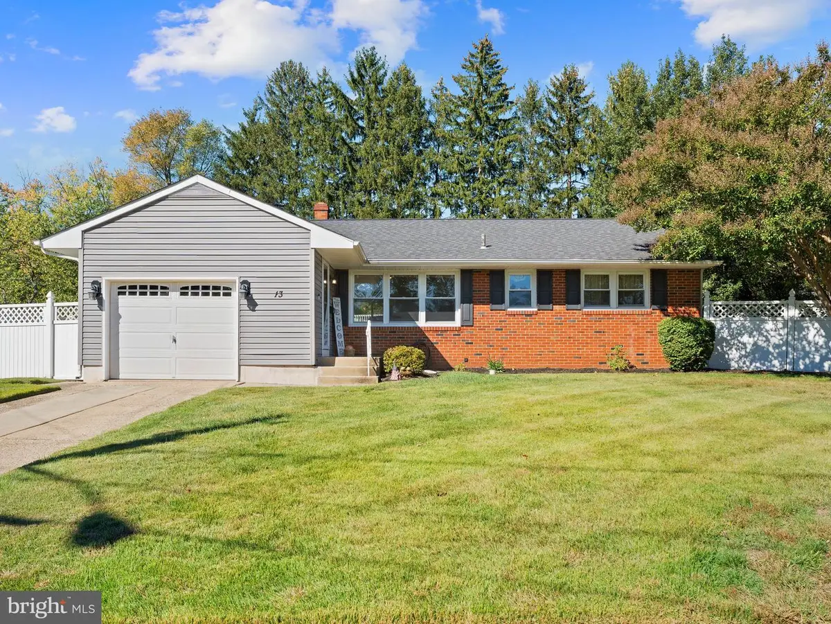 13 Malibu Dr, Magnolia, NJ 08049 - Image #1