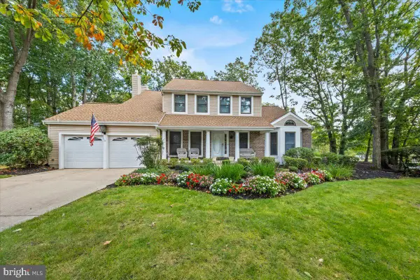 4 Berkshire Dr, VOORHEES, NJ 08043