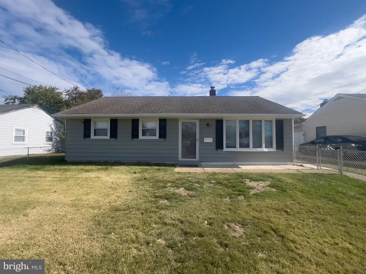 384 Windsor Dr, Bellmawr, NJ 08031 - Image #1